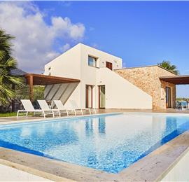 4  bedroom villa with pool, Scopello, sleeps 8